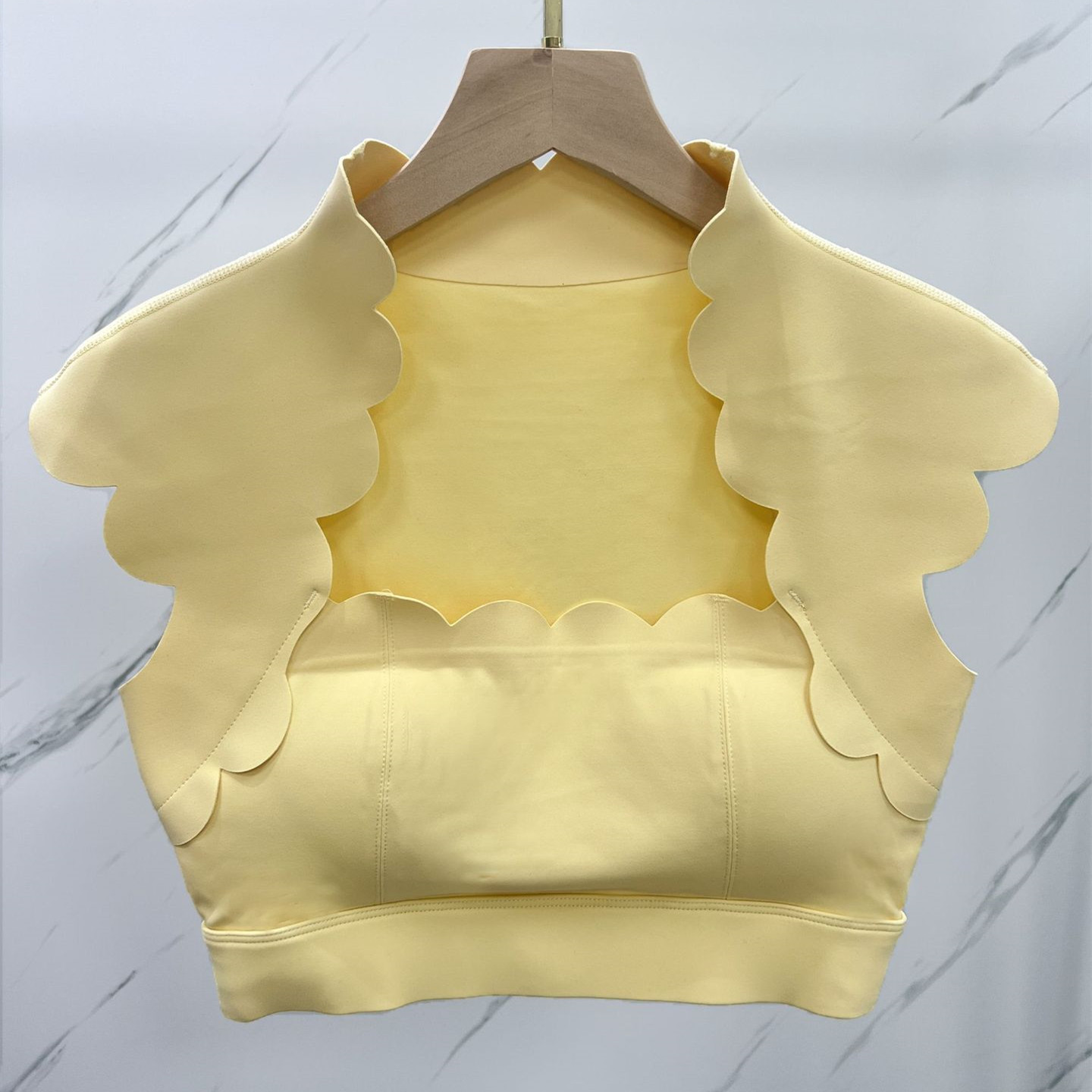 Sportbeha met golvende rand vo - Aquatic Sports Bra recensie en prijs